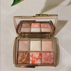 Hourglass AMBIENT™ LIGHTING EDIT – SCULPTURE
